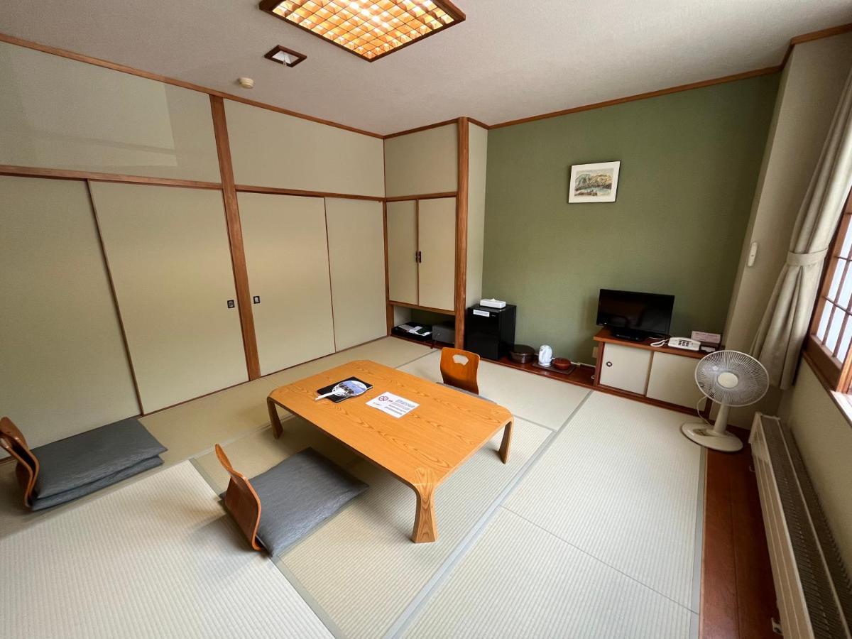 Marukoma Onsen Ryokan Тітосе Екстер'єр фото