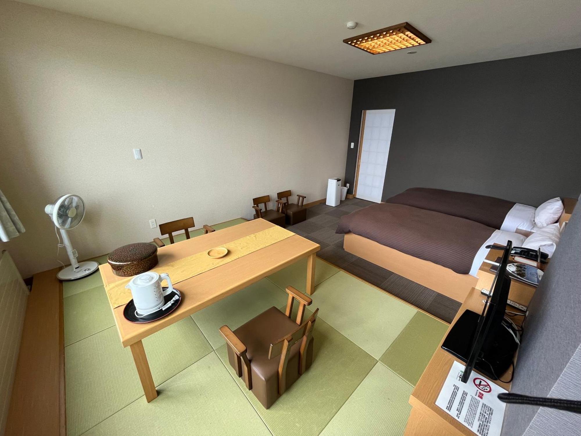 Marukoma Onsen Ryokan Тітосе Екстер'єр фото